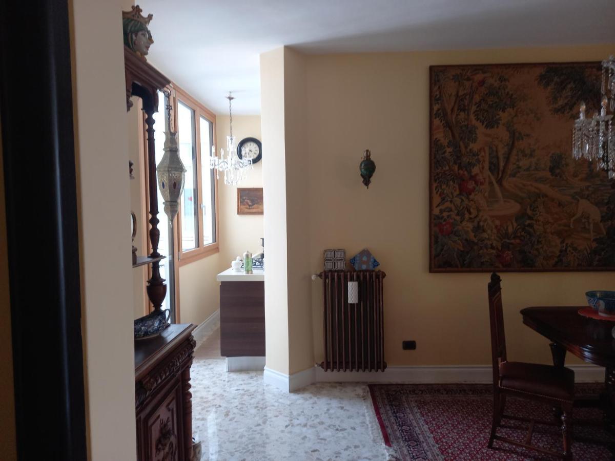 Confortevole Bari Bagian luar foto