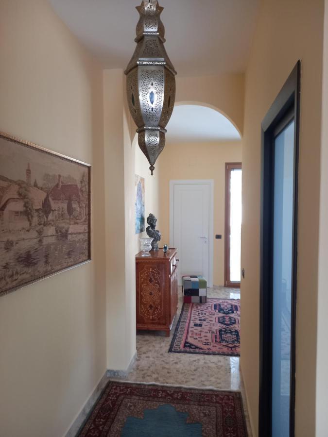 Confortevole Bari Bagian luar foto