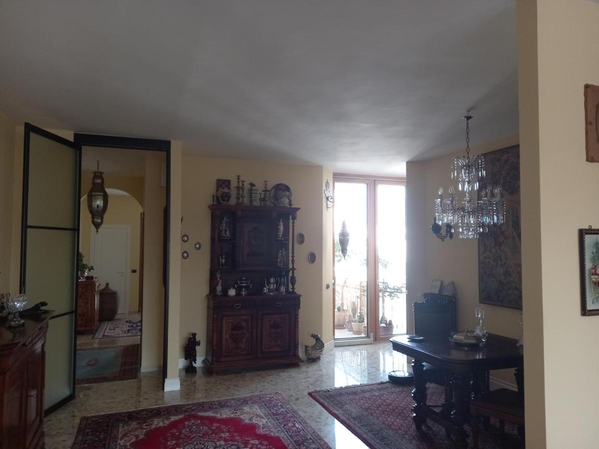Confortevole Bari Bagian luar foto