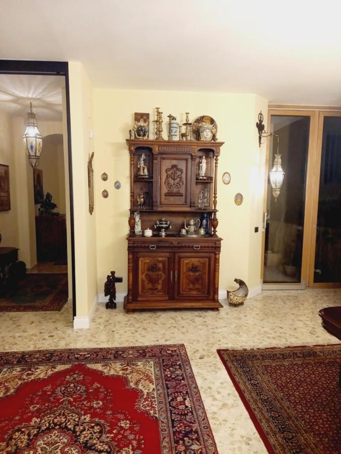 Confortevole Bari Bagian luar foto