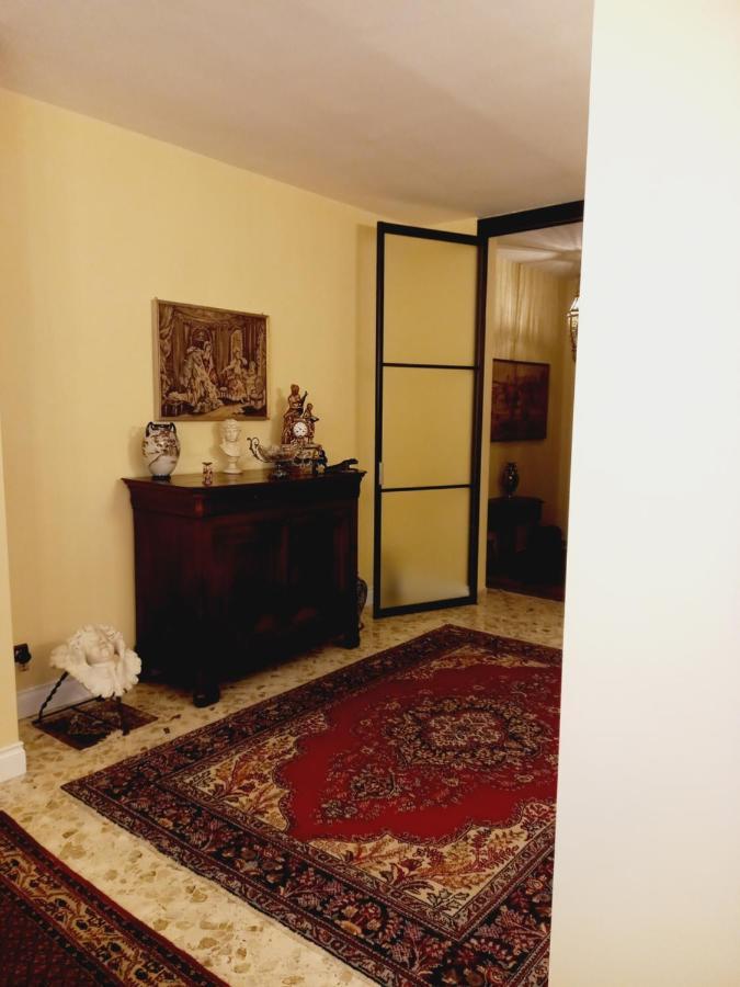 Confortevole Bari Bagian luar foto