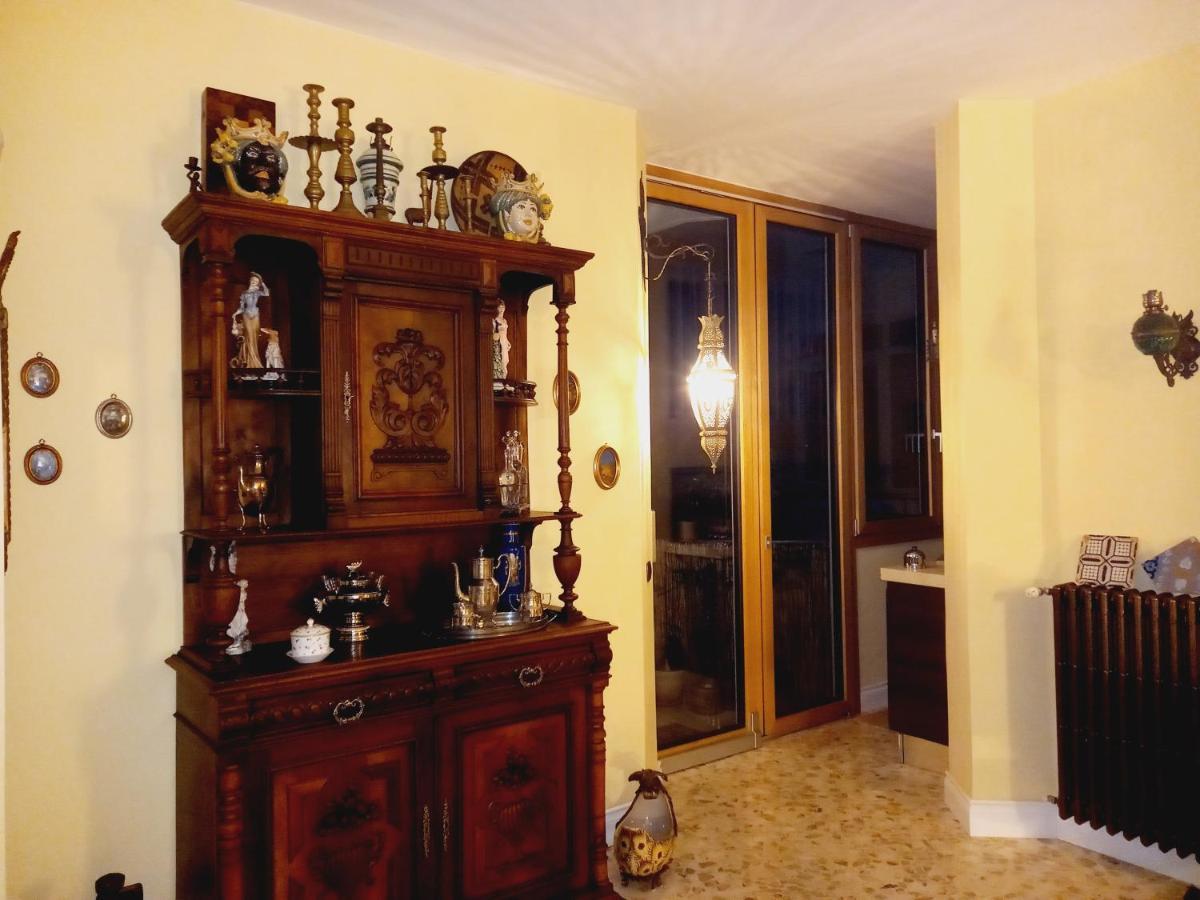 Confortevole Bari Bagian luar foto
